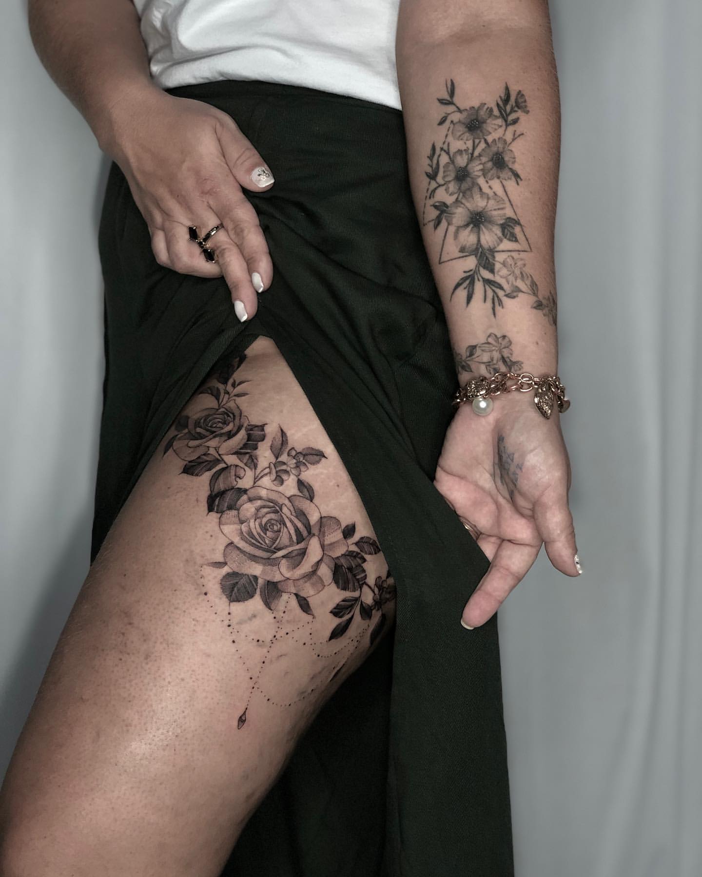 Rose Thigh Tattoo Ideas 28