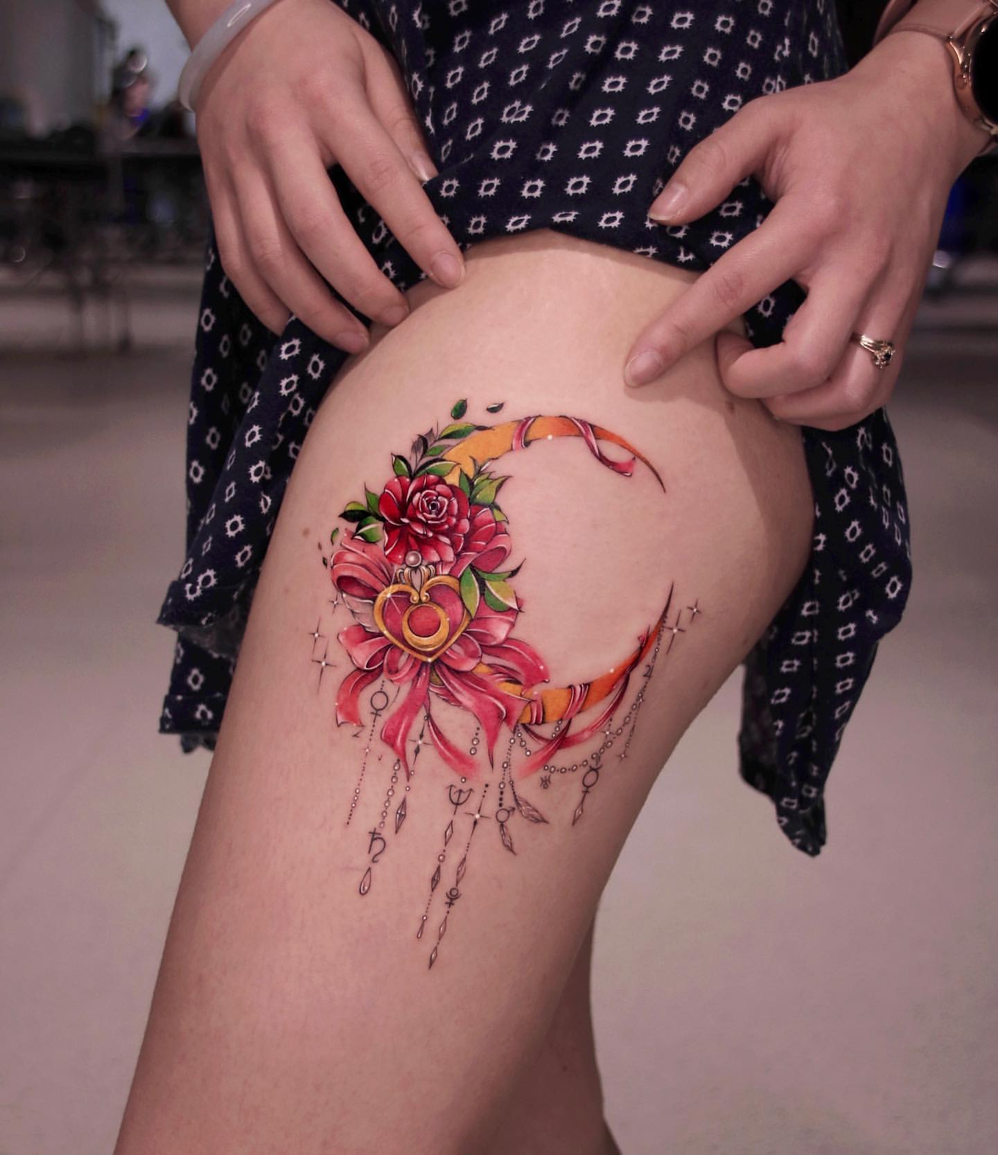 Rose Thigh Tattoo Ideas 29