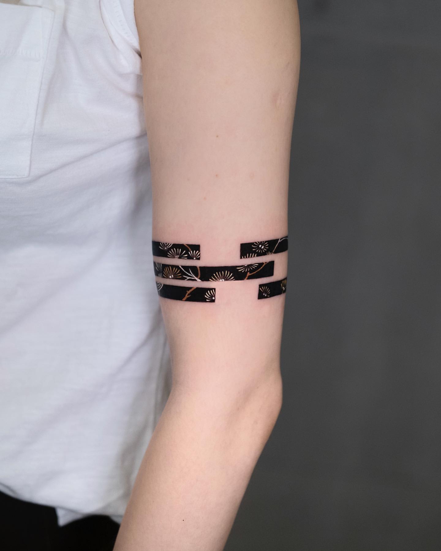 Armband Tattoo Ideas 22