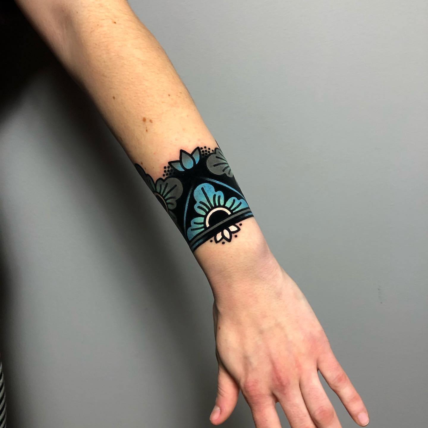 Wrist Tattoo Ideas for Women 1