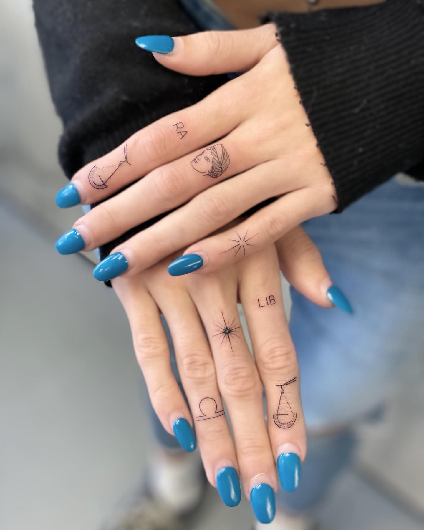 Finger Tattoos for Women 2