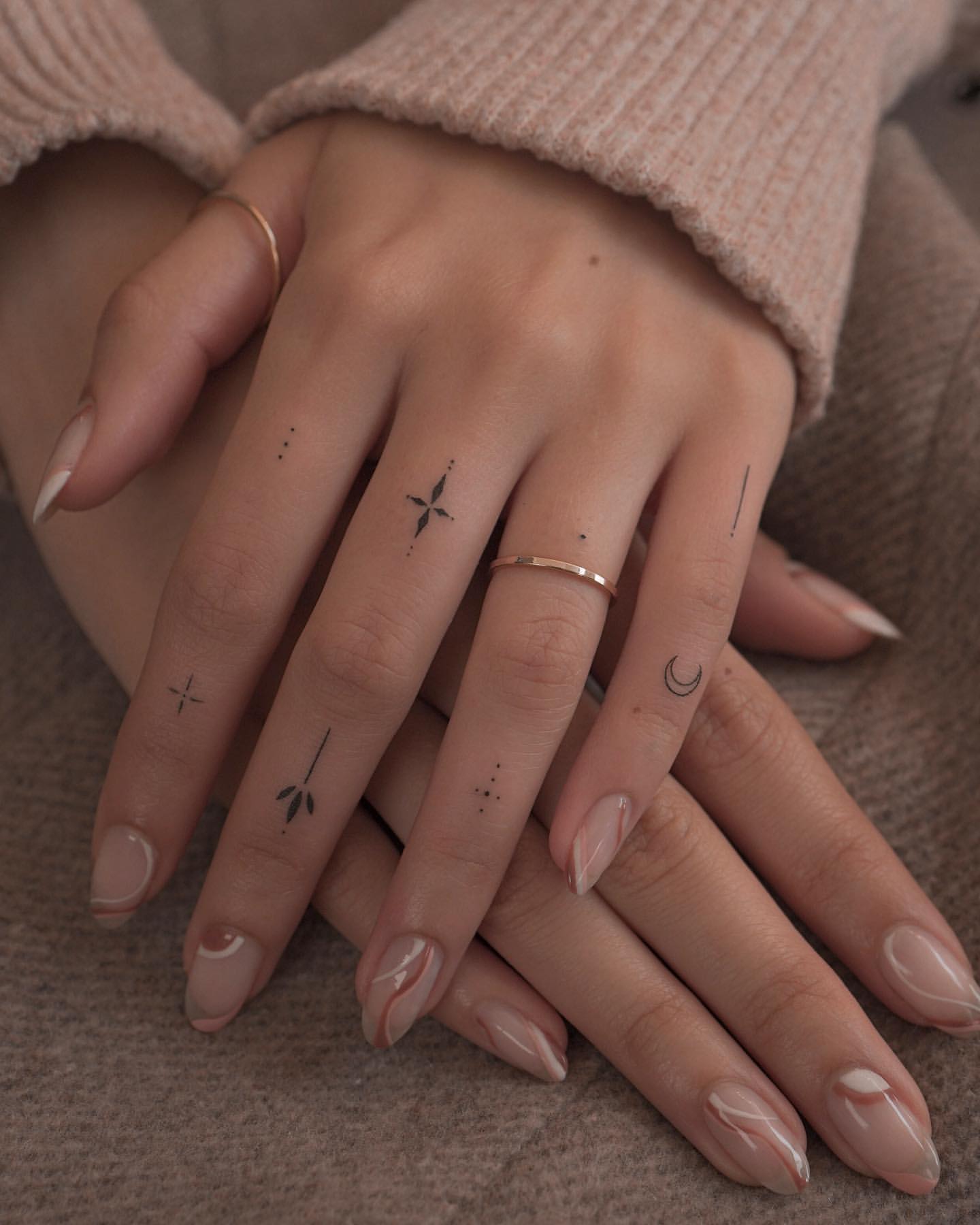Ring Finger Tattoo Ideas 3