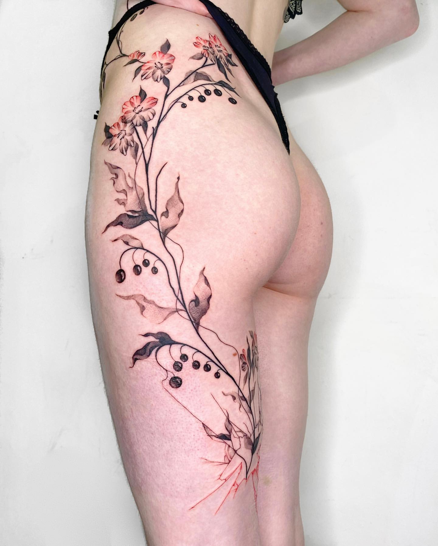 Hip Tattoos for Women 15