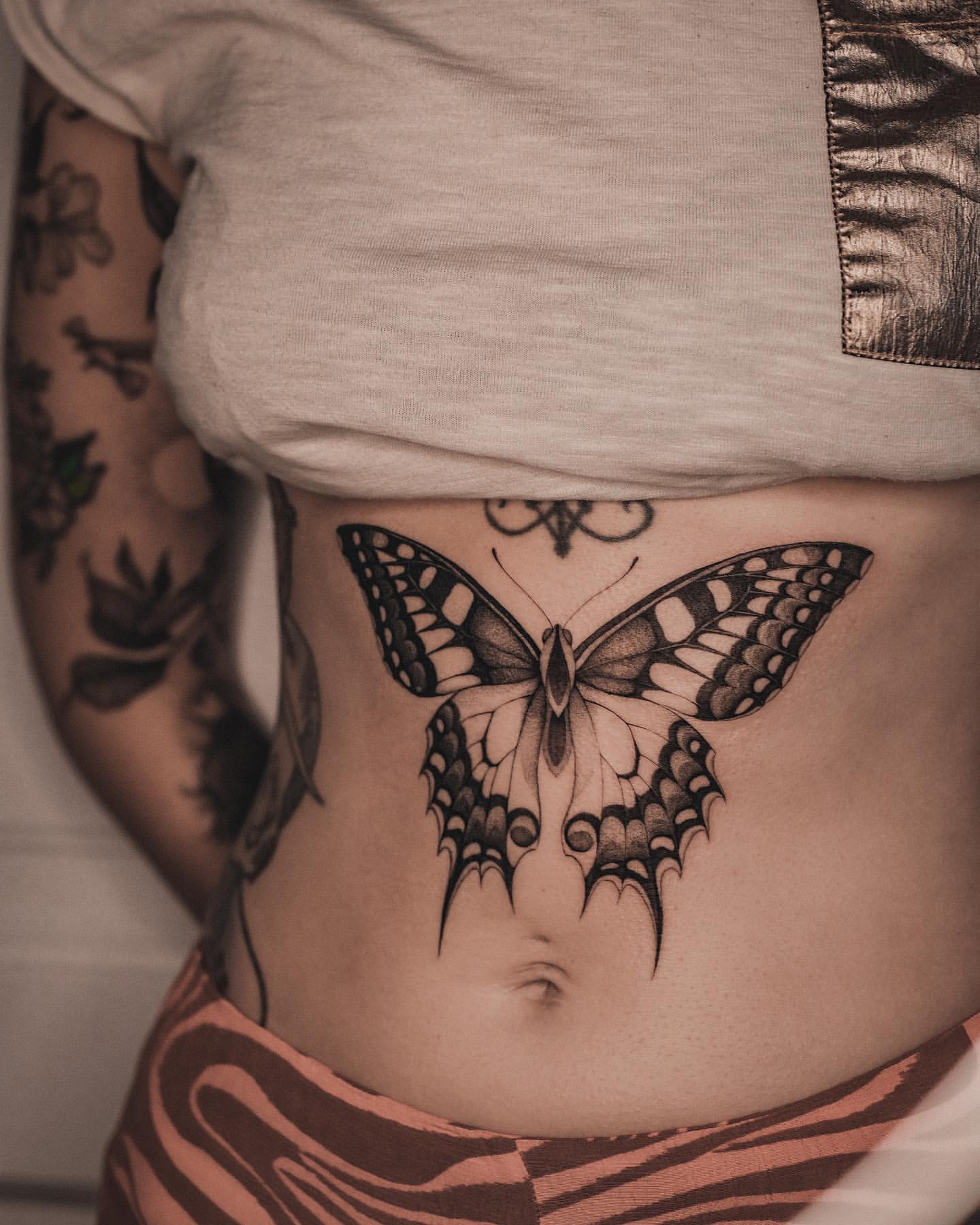 Stomach Tattoos for Women 15