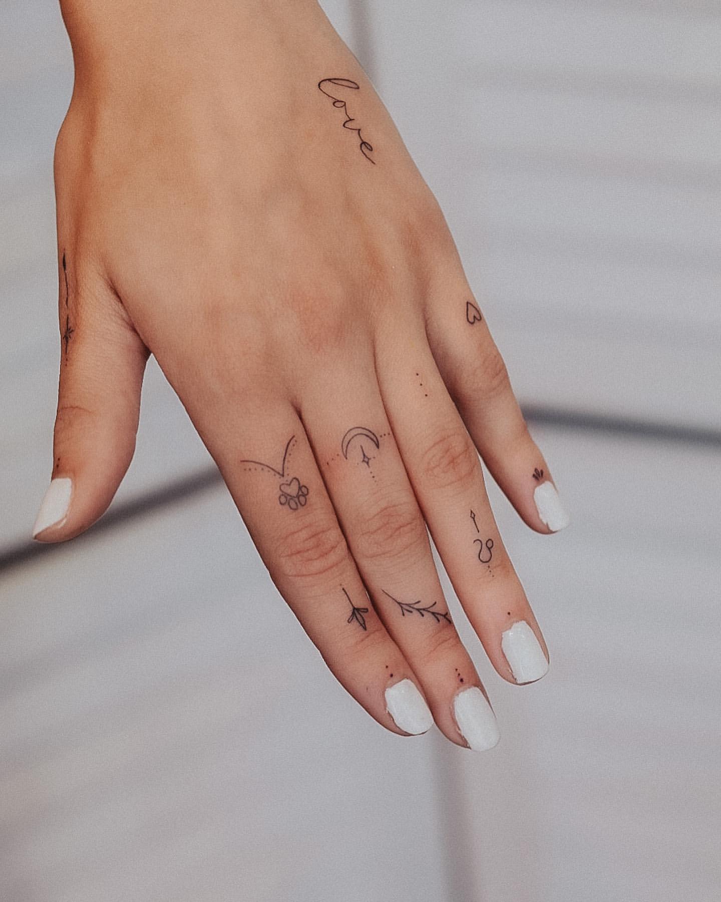 Ring Finger Tattoo Ideas 9