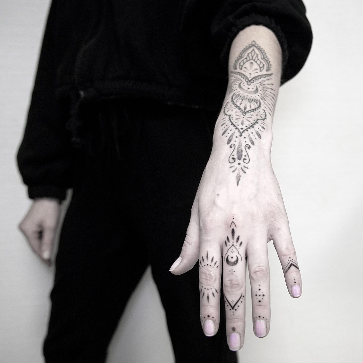 Ring Finger Tattoo Ideas 19