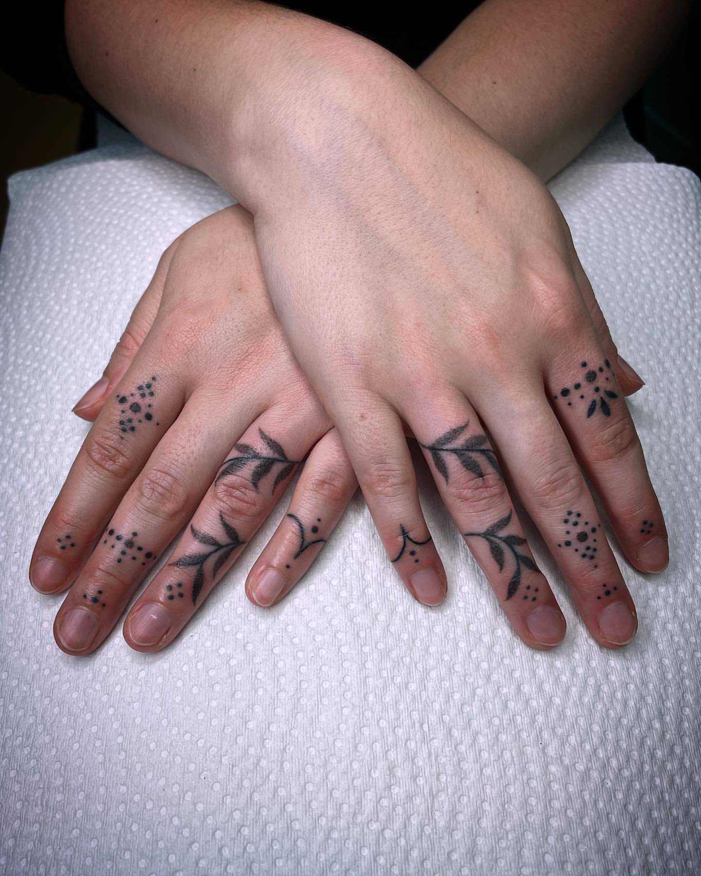 Ring Finger Tattoo Ideas 20
