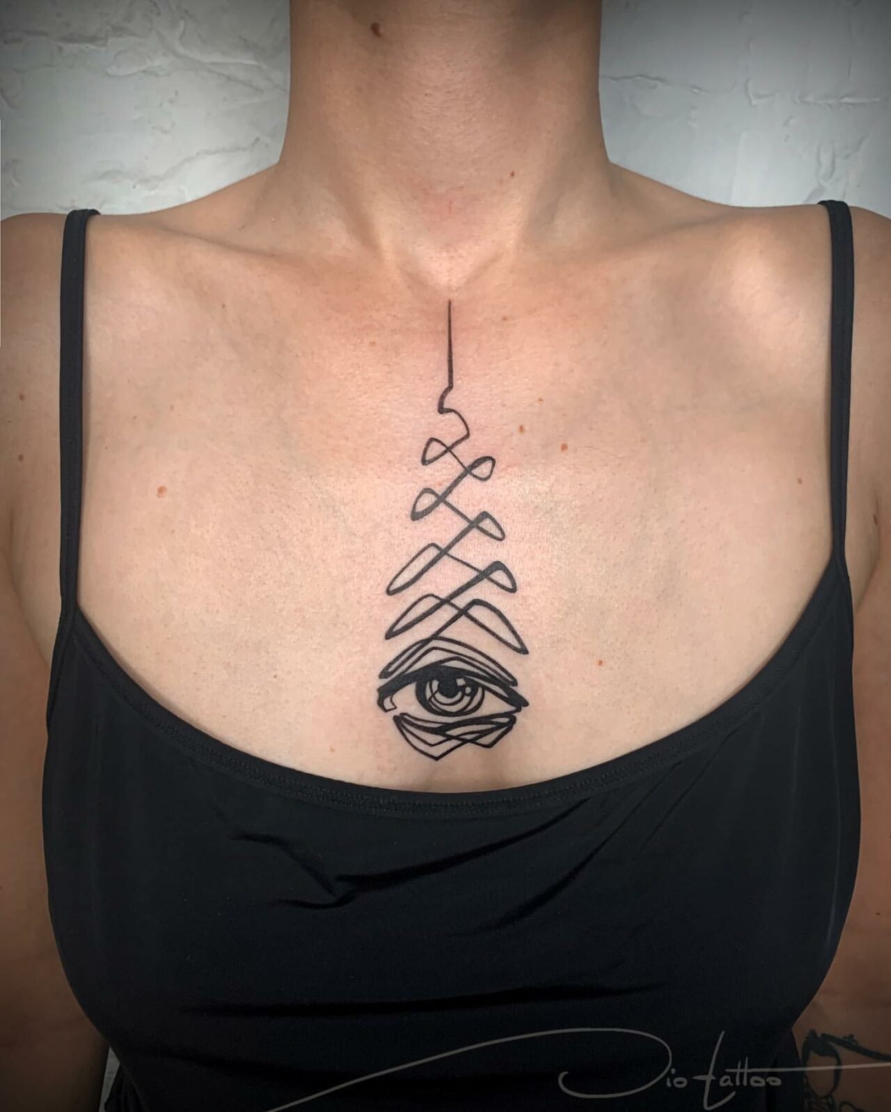 30+ Inspiring Chest Tattoo Ideas for Women in 2024
