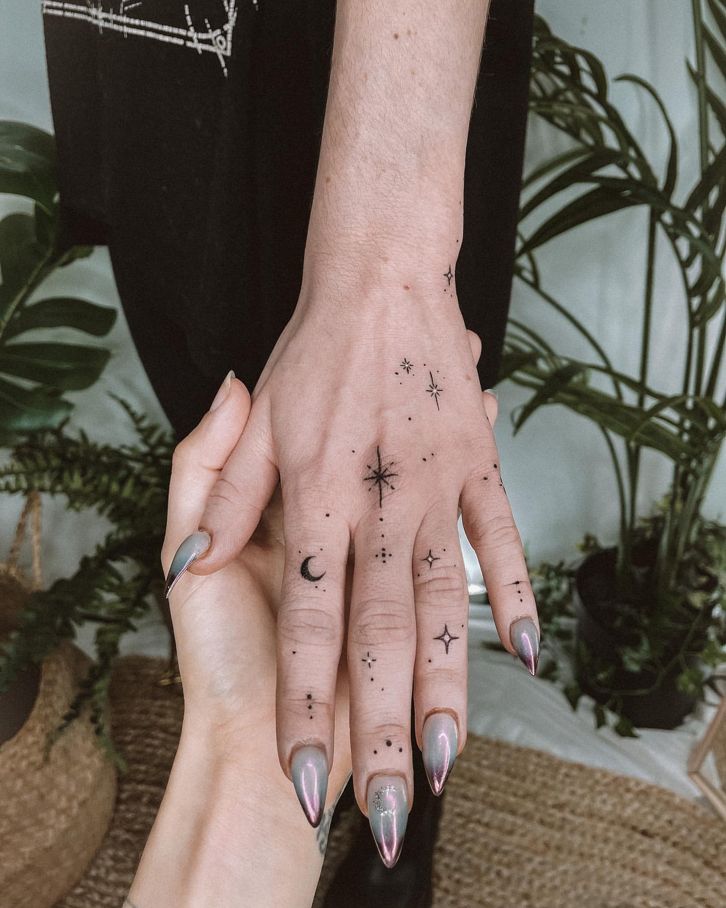 Ring Finger Tattoo Ideas 22