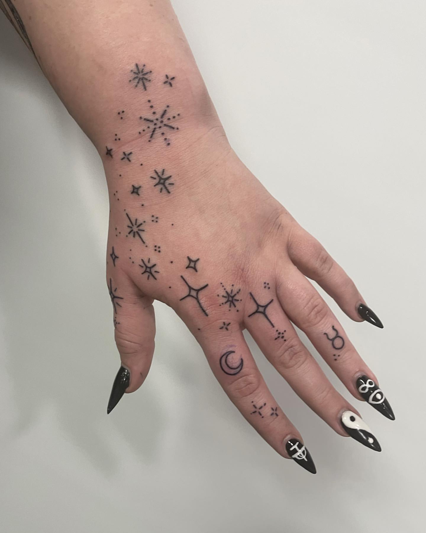 Ring Finger Tattoo Ideas 23