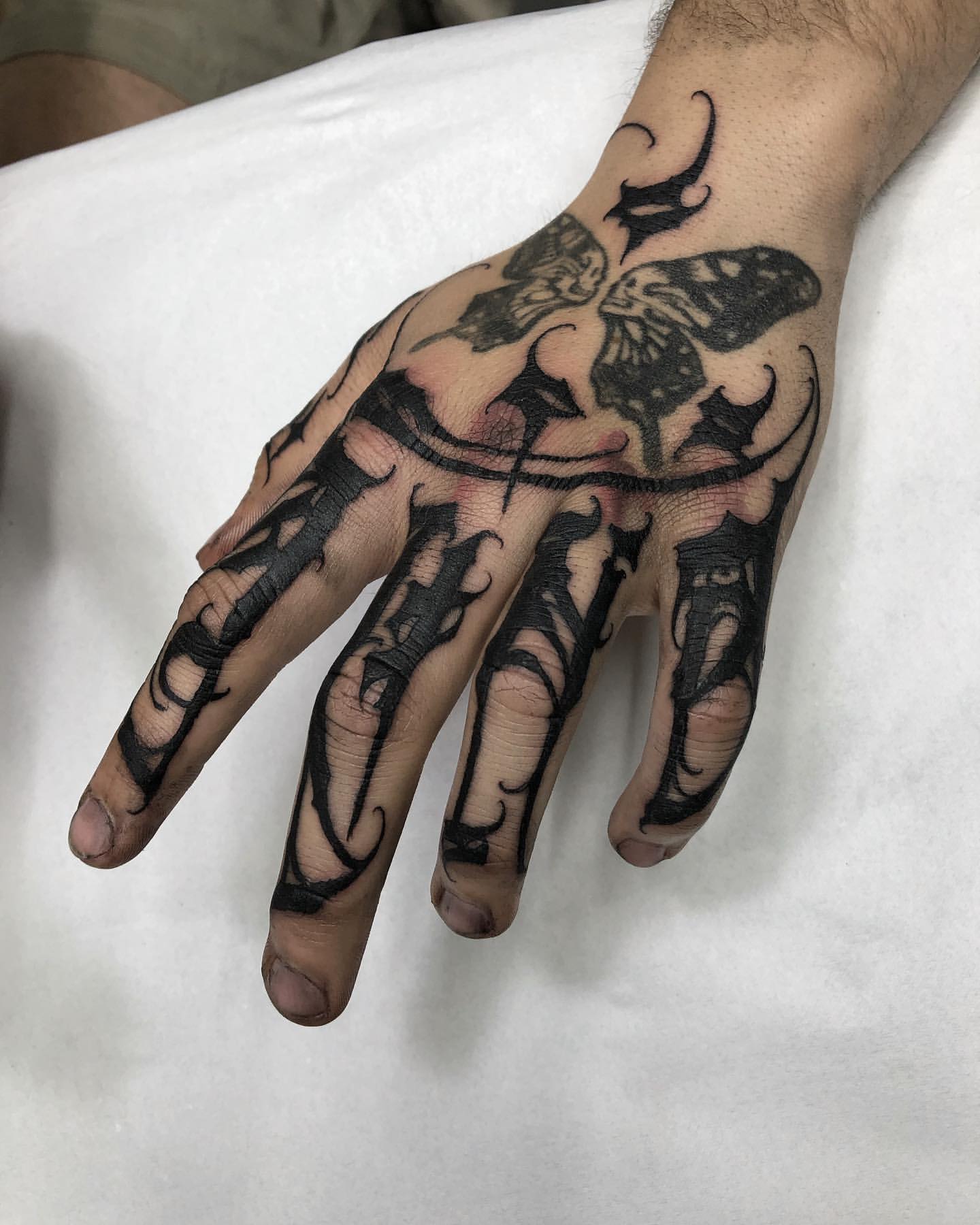 Ring Finger Tattoo Ideas 24