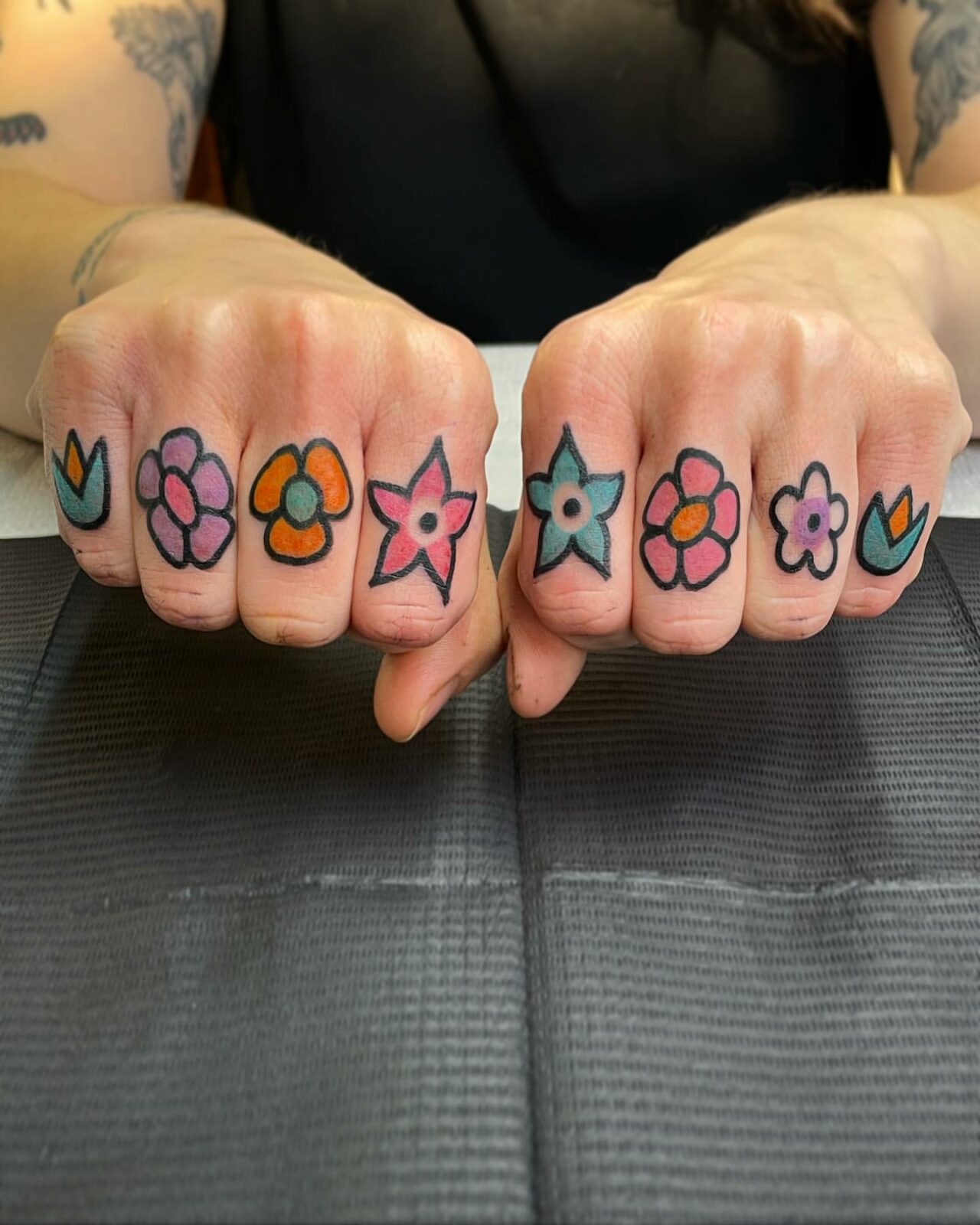 32 Amazing Knuckle Tattoo Ideas for Men & Women in 2024