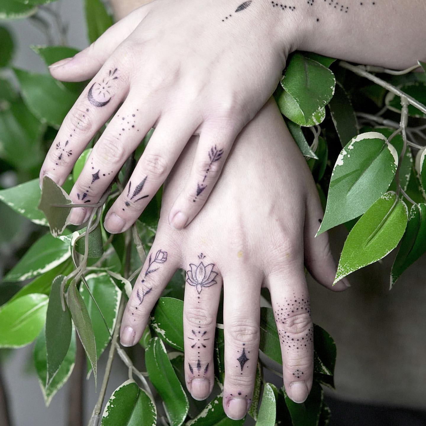 Ring Finger Tattoo Ideas 31