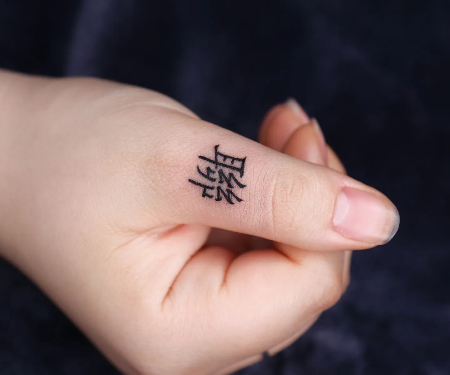 Finger Tattoos for Women 16