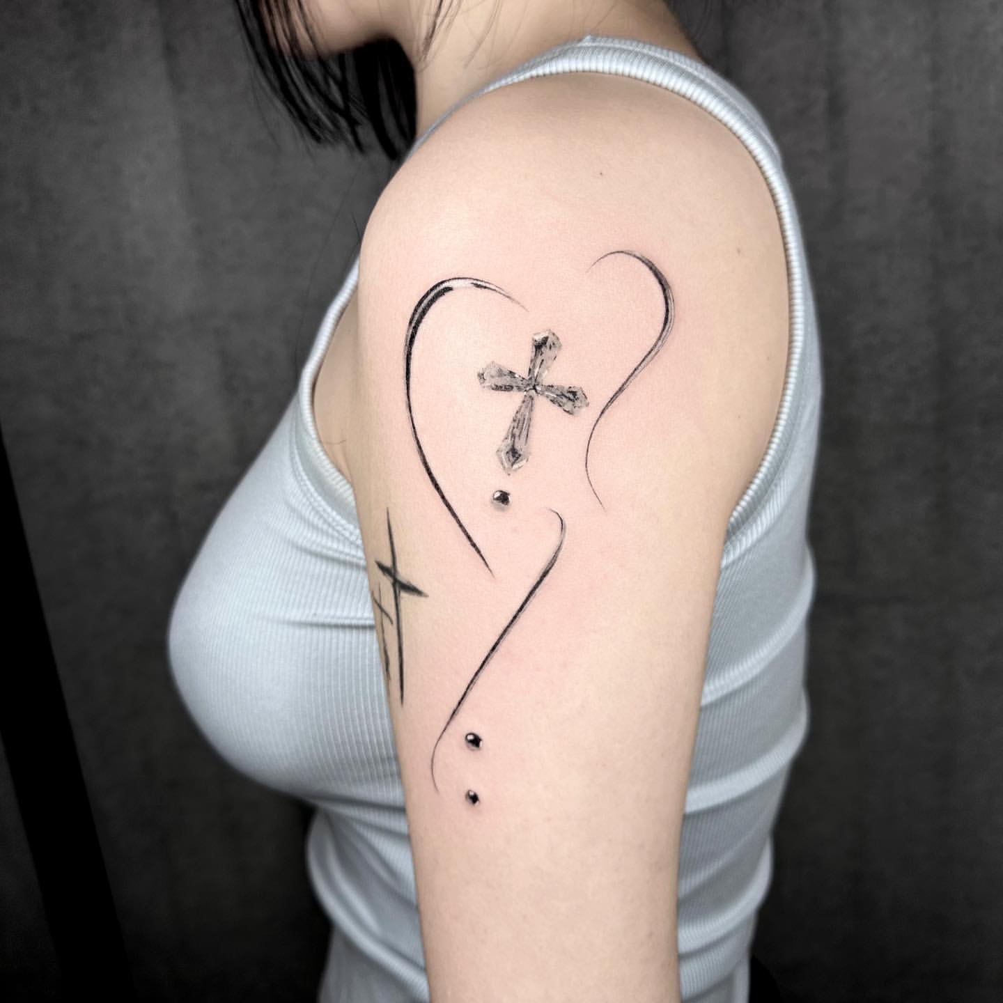 Cross Tattoo Ideas For Women 30