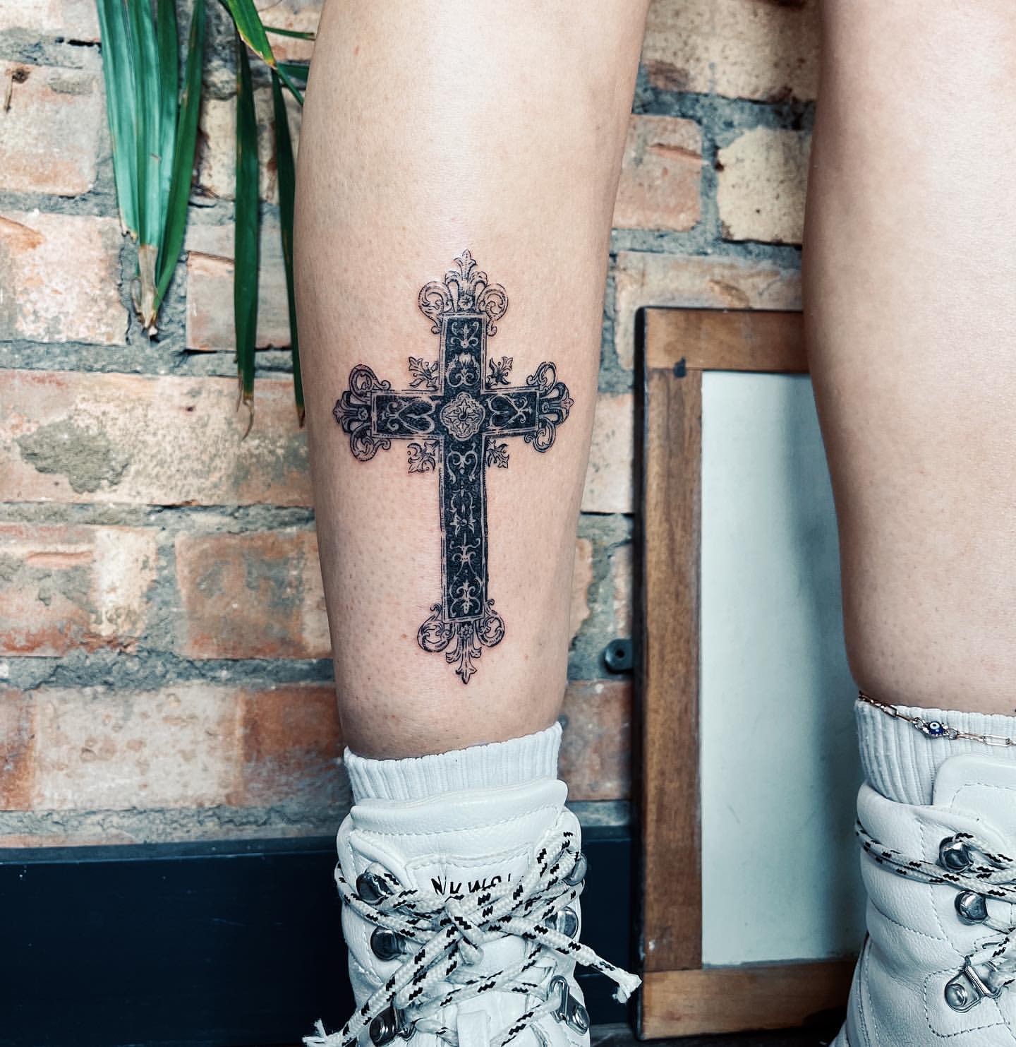 Cross Tattoo Ideas For Women 33