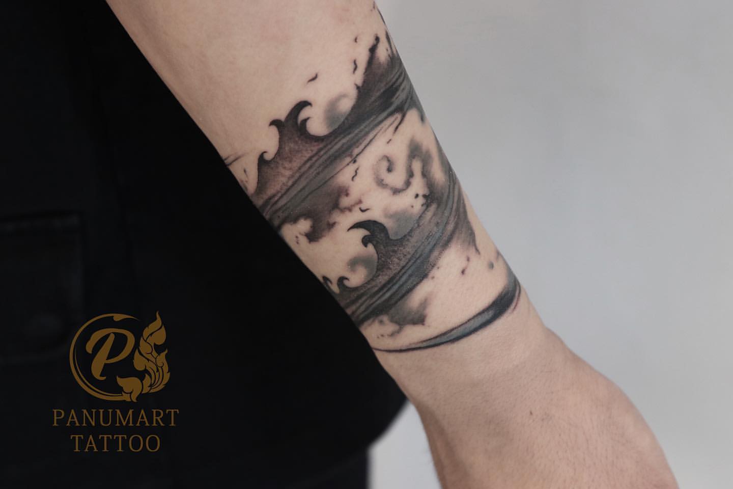 Flower wrist tattoo | Wrap around wrist tattoos, Wrist tattoos for women,  Around arm tattoo