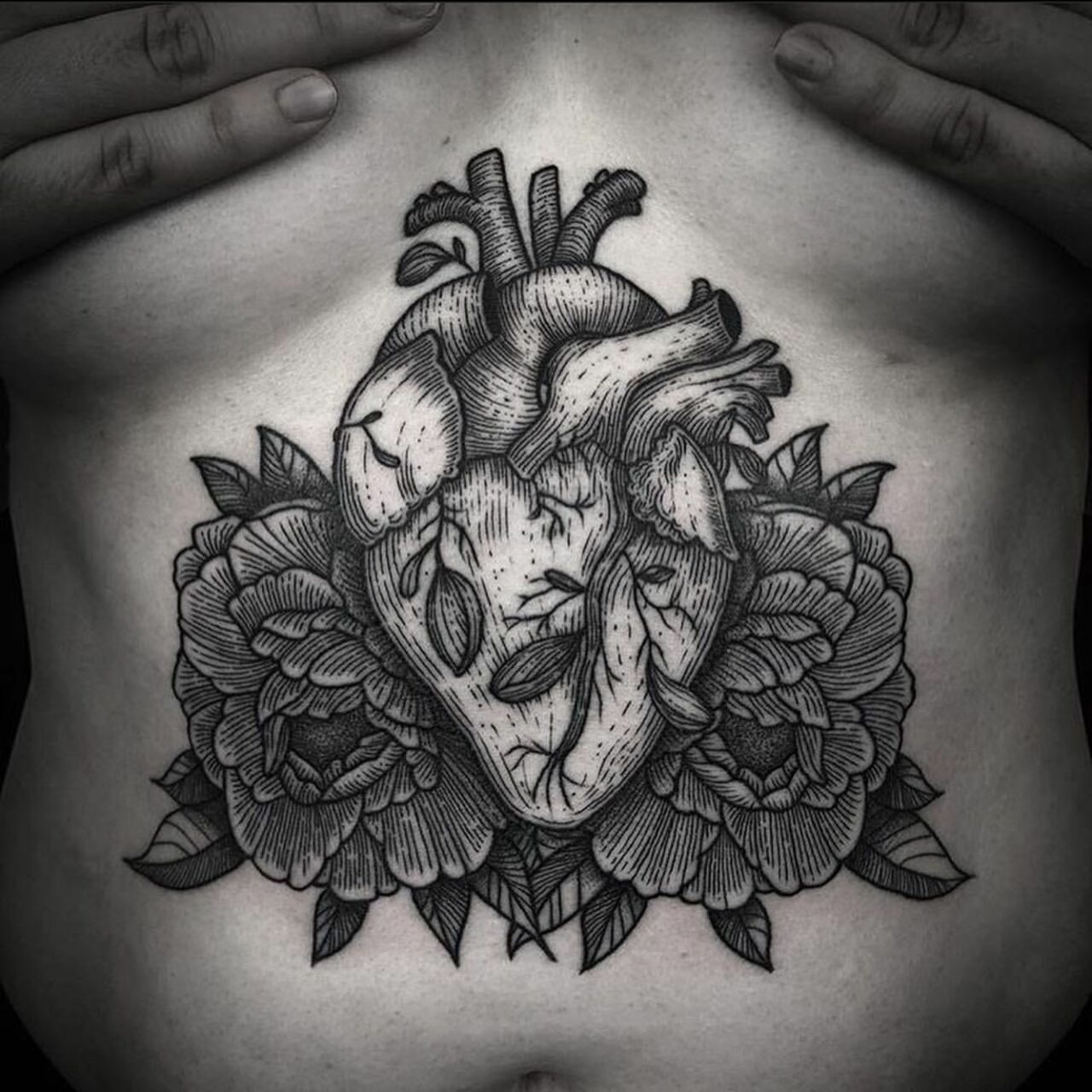 28 Sensational Stomach Tattoo Ideas for Men & Women in 2024