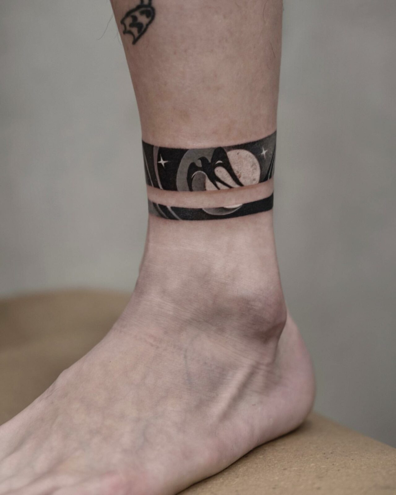 32 Captivating Ankle Tattoos for Men in 2024