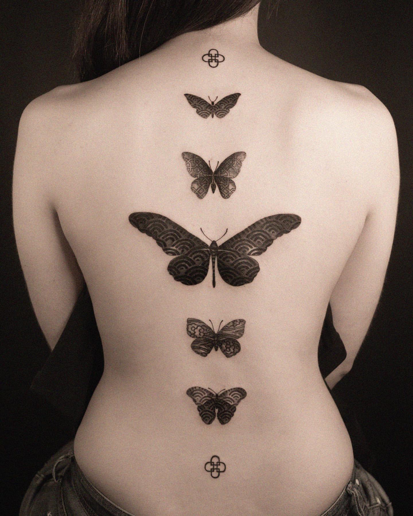 Spine Tattoos for Women 15