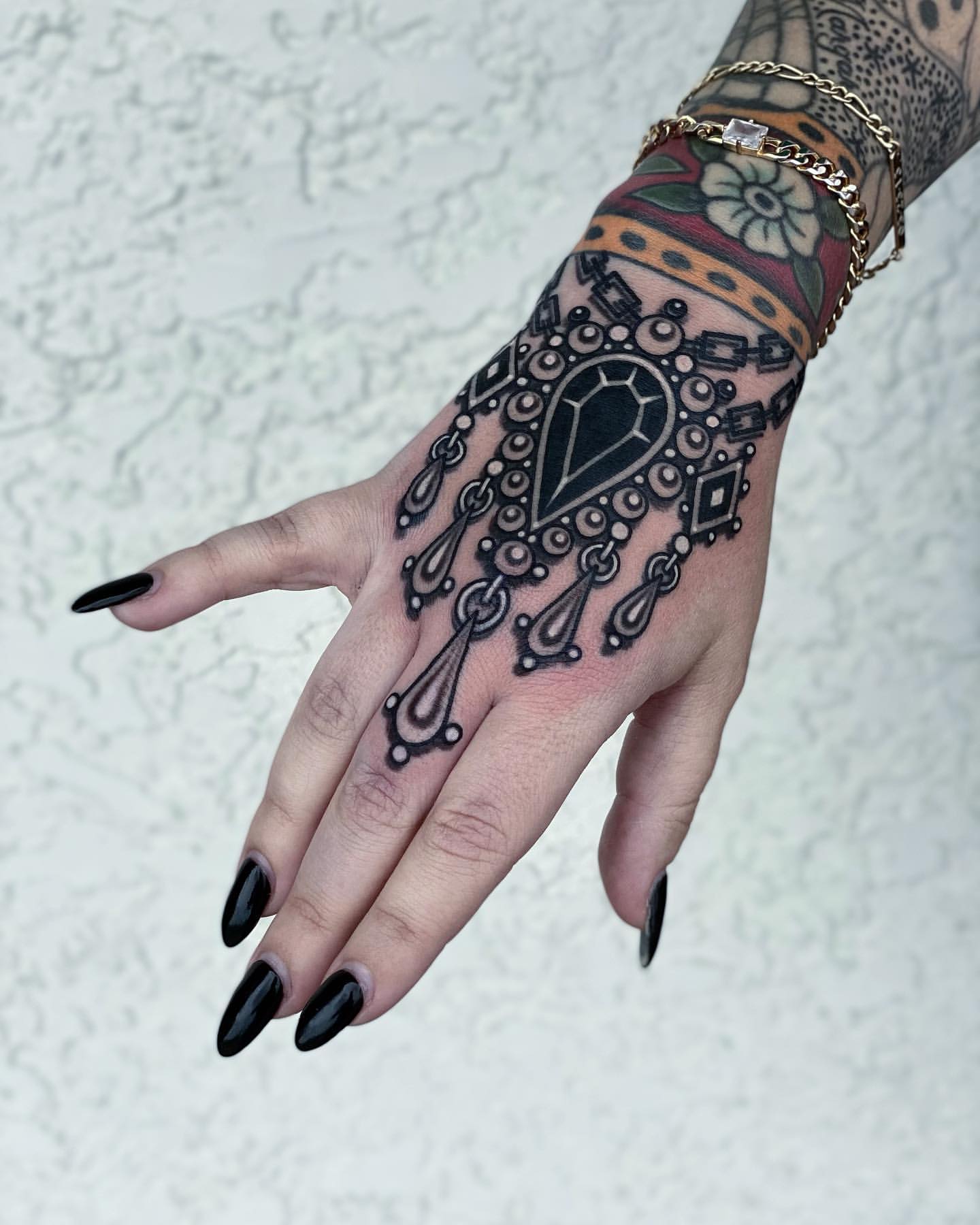 Hand Tattoos for Women 10