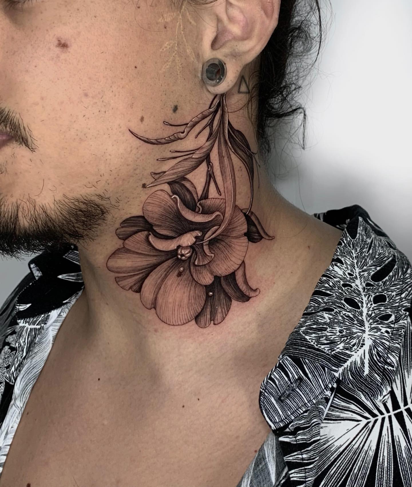 ▷ Thank you fun tattoo neck tattoo session @addyluv #goodvibes #tattoo # flowers #ink #inked #tatted… | Flower neck tattoo, Front neck tattoo, Face  tattoos for women
