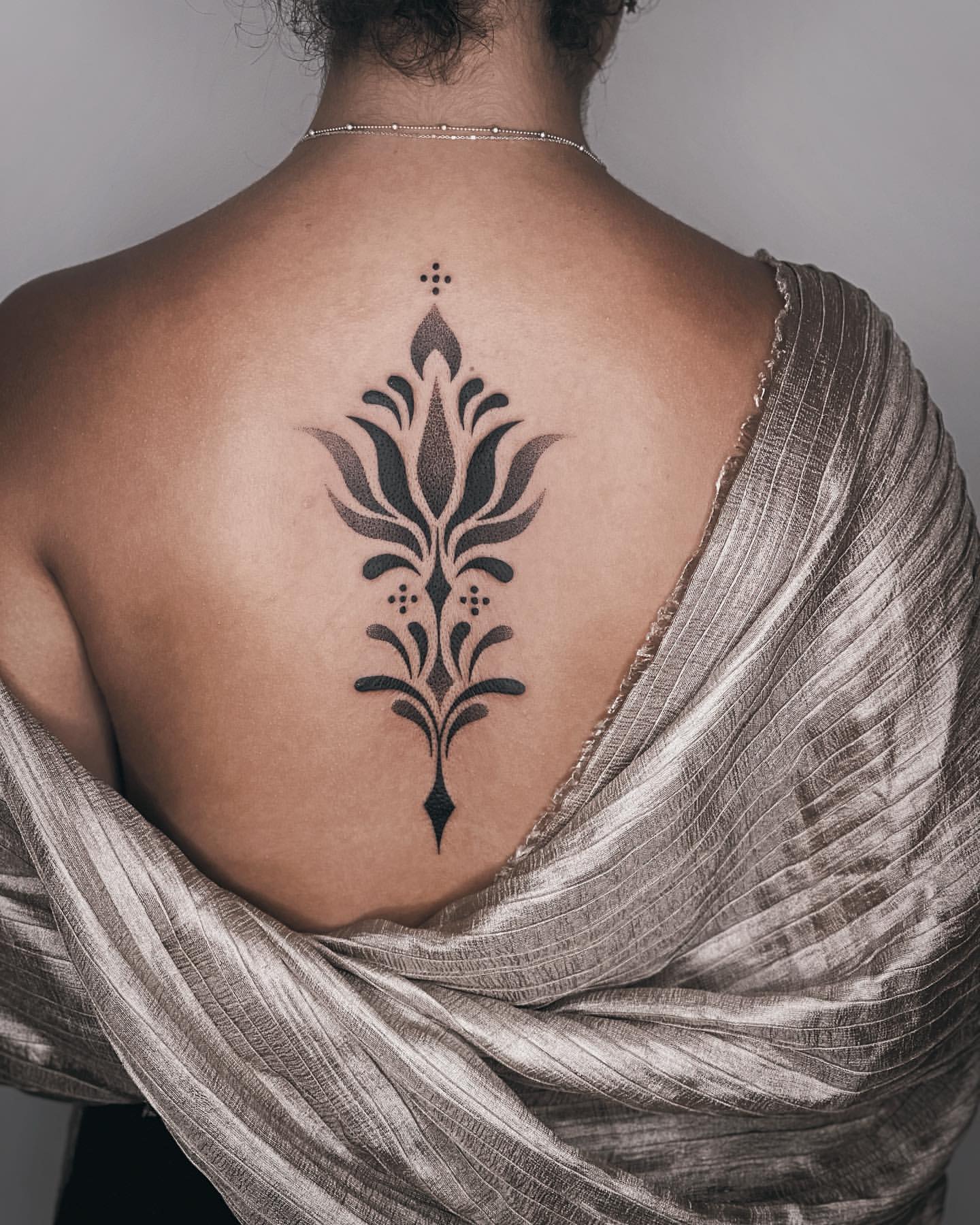 Spine Tattoos for Women 18