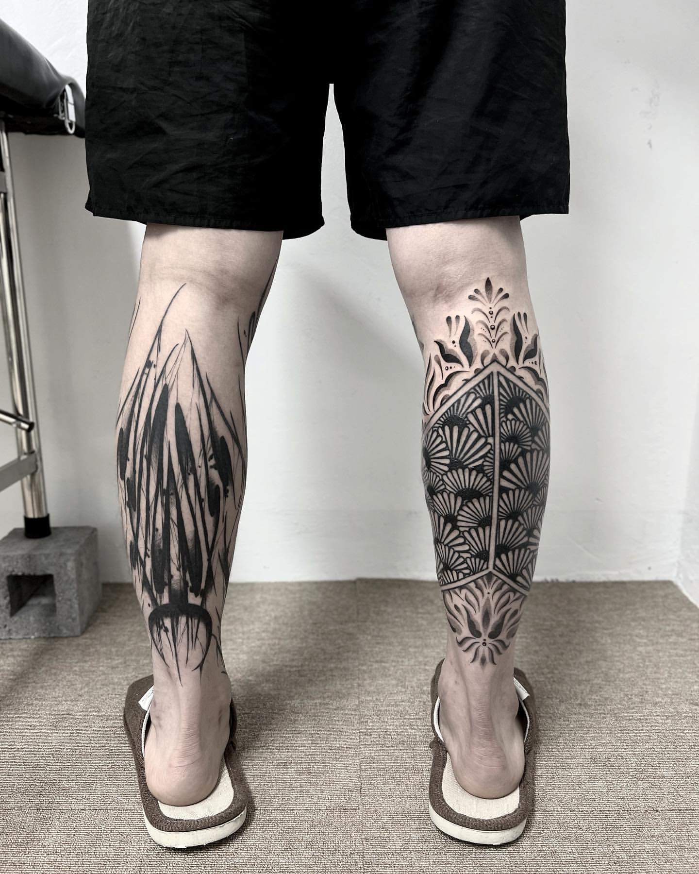 Polynesian style half leg sleeve, part 1.
