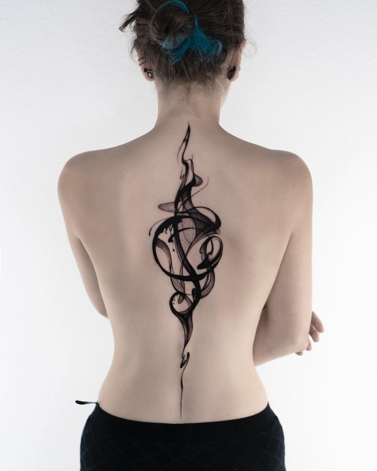 Spine Tattoos for Women 20