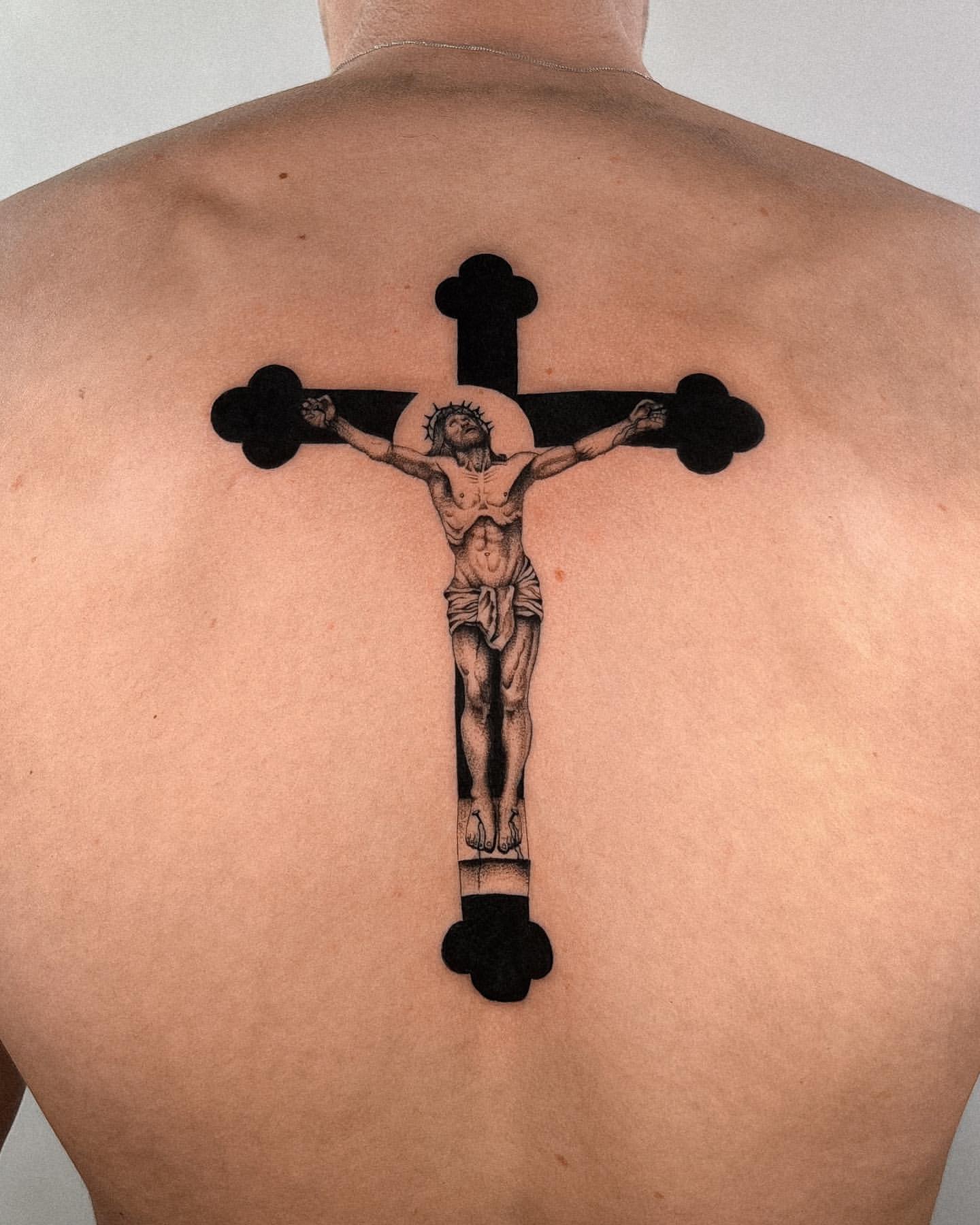 Realistic Black Cross Temporary Cross Tattoos For Men Set Of 5 With Wings,  Feathers, Thorn, And Crown Waterproof Arm And Back Stickers Z0403 From  Misihan09, $3.8 | DHgate.Com