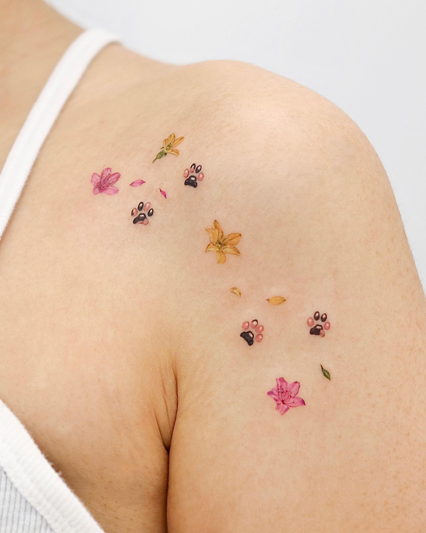 Shoulder Tattoos for Women 31