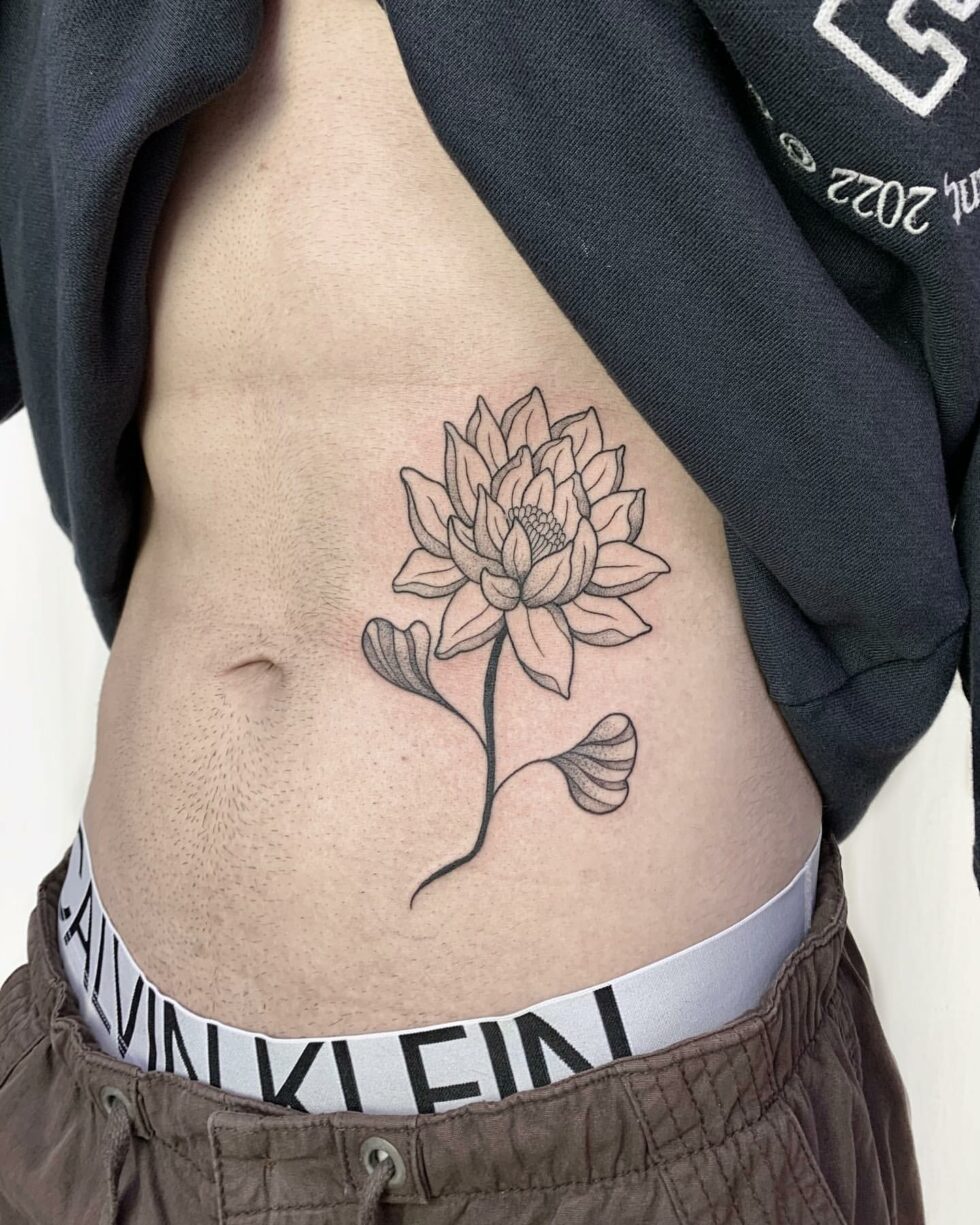 31 Captivating Stomach Tattoos for Men in 2023