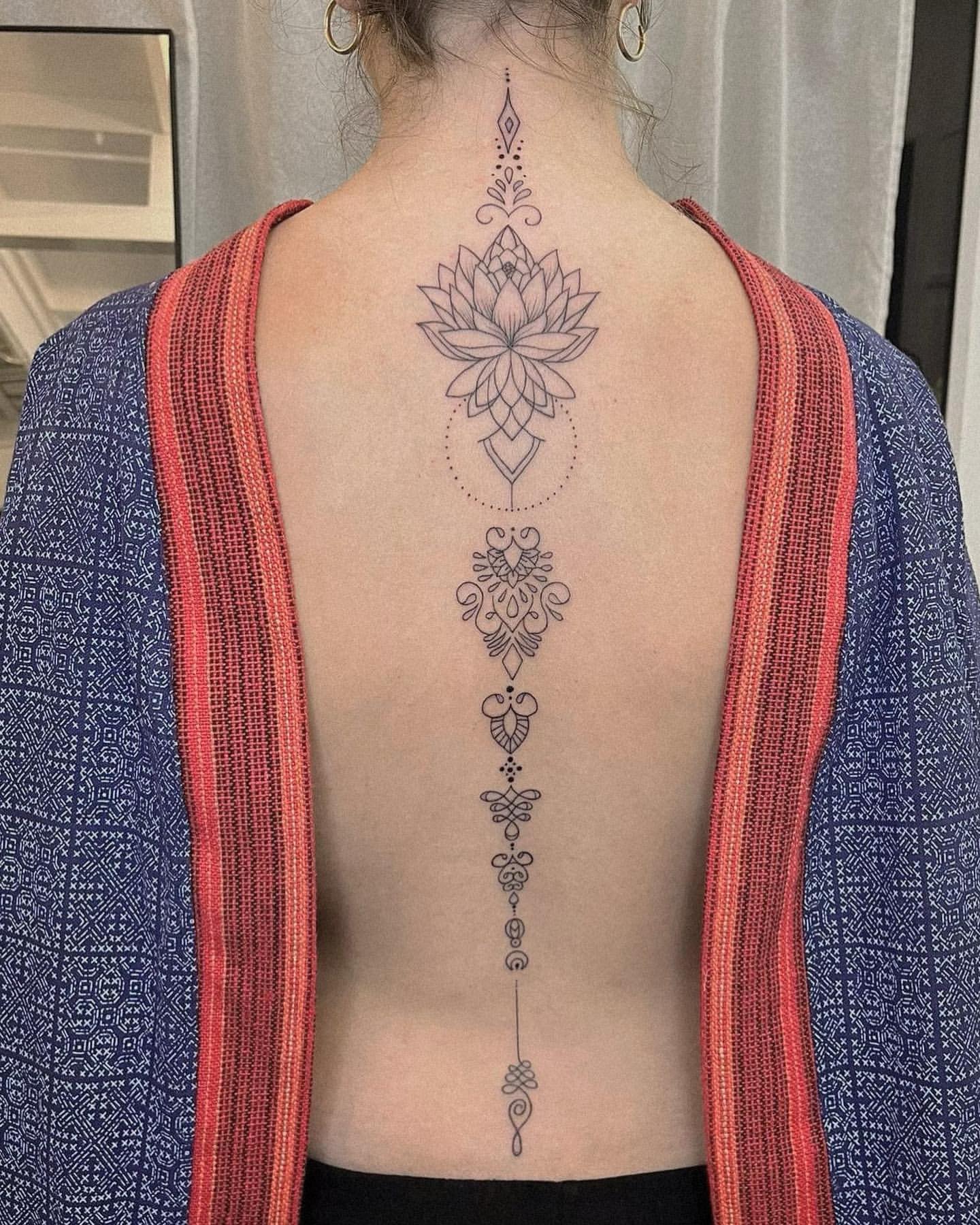 Spine Tattoos for Women 25