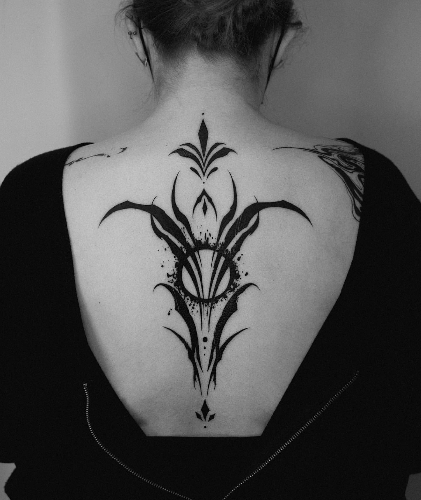 Spine Tattoos for Women 27