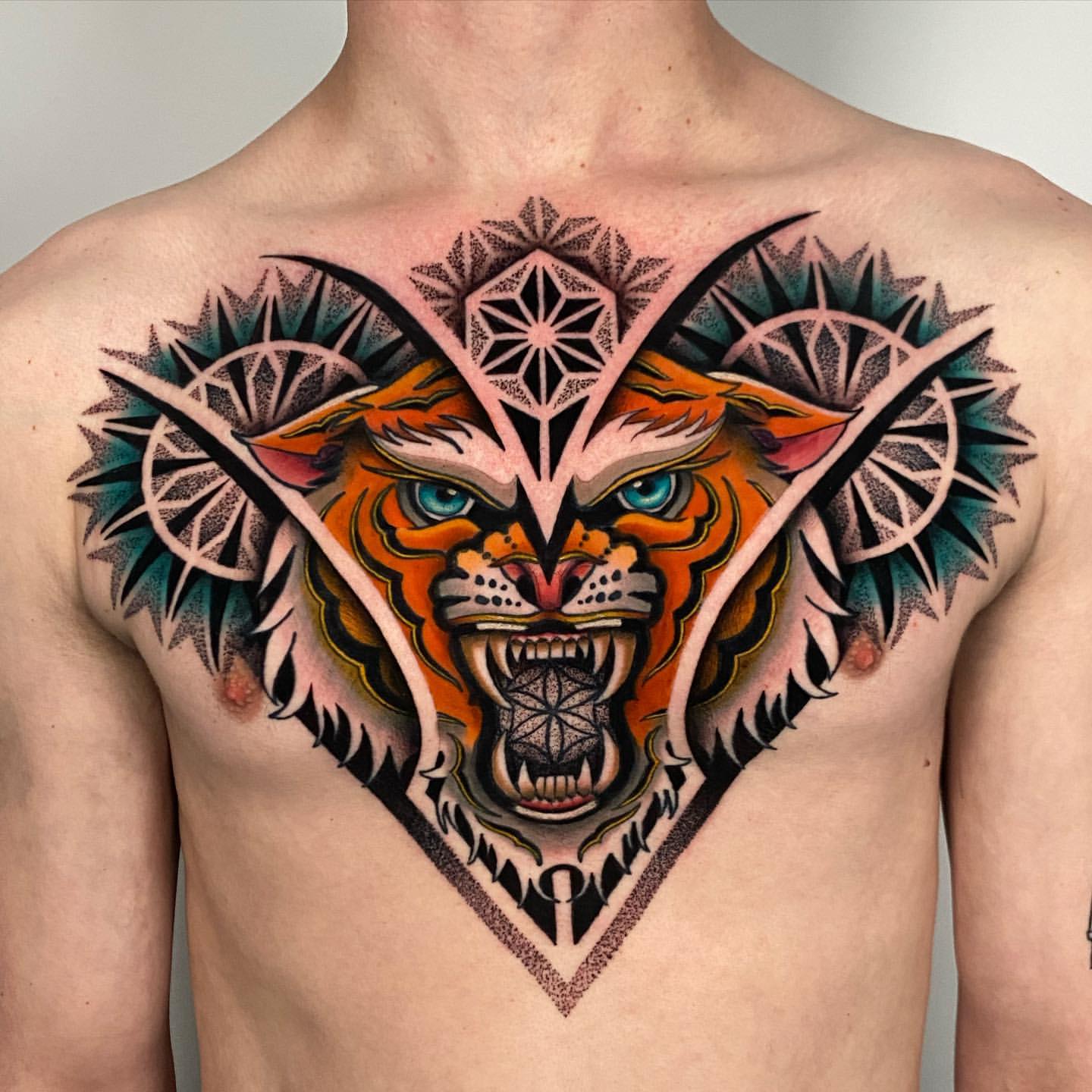 dark gustavo | geometric tattoo vancouver (@dark_gustavo_tattoo) •  Instagram photos and videos