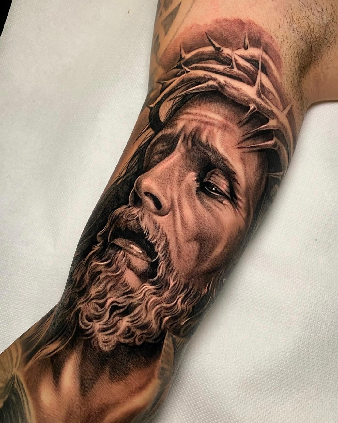 Jesus Tattoo on Neck | Front neck tattoo, Neck tattoo, Best neck tattoos