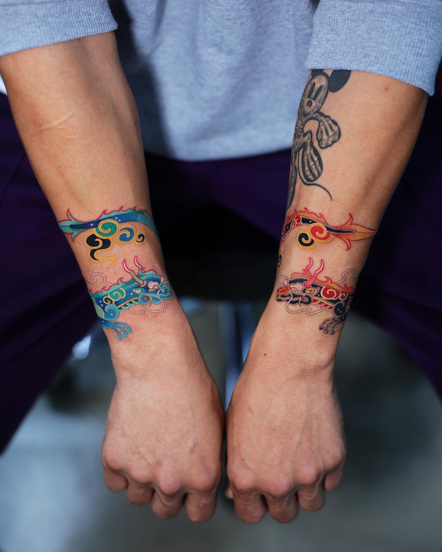 Wrap around dragon wrist tattoo (Available in red or black) | Trend-on-tats