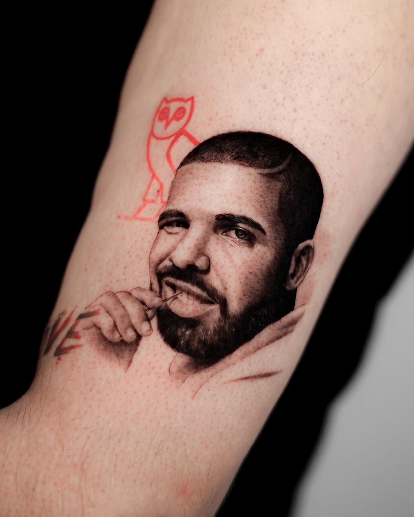 Drake Hits the Gym and Shows Off Tattoos
